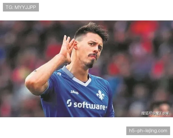 德乙主力中场出道：奥纳纳的早期成名阶段