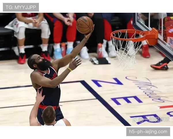 哈登三分回归助火箭拉开空间效率超同期威少